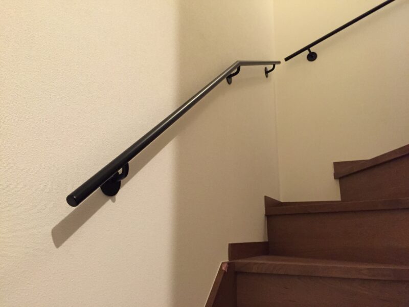 こんな手すりがあったら！シンプルなスチール手すり