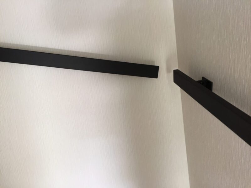 留め具が見えない手すり