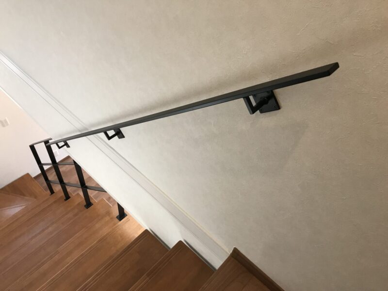 【フラットバー手摺】階段手摺+壁手すりのコンビネーション!